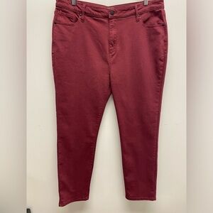 4 for $25 💜 United Colors Of Benetton Burgundy High Rise Jeans Size 14
